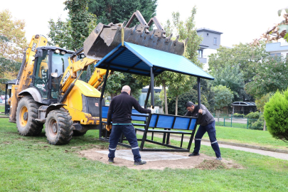 Çiftlikköy Belediyesi yeni kent mobilyalarını devreye alıyor