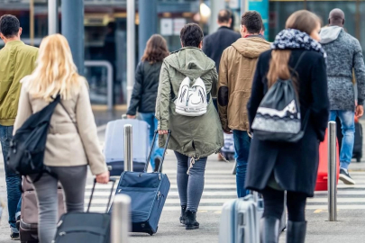 13,9 milyon kişi seyahate çıktı
