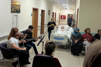 Hastalara moral oldular