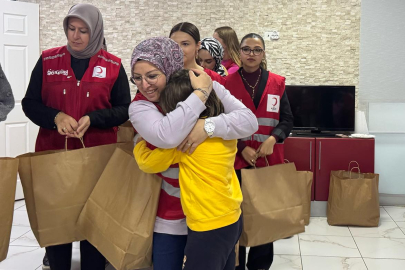 Kızılay’dan kız çocuklarına anlamlı ziyaret