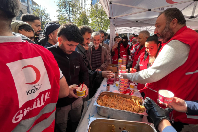 Kızılay Yalova Şubesinden hava şehitleri anısına helva ikramı
