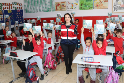 Jandarmadan halka ve öğrencilere bilgilendirme eğitimi