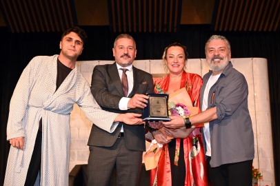 ‘Güldüren Cazibe’ Yalova’da sahne aldı