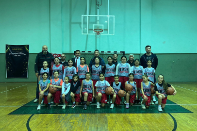 Arslan, geleceğin basketbolcuları ile buluştu