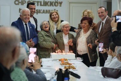 CHP Çiftlikköy'de Öğretmenler Günü coşkusu