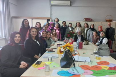 CHP Yalova Merkez İlçe Örgütü öğretmenlerin gününü kutladı