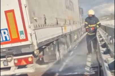 Otoyolda TIR’ın balataları alev aldı