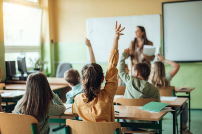 Ara tatil kaldırılacak mı? Bakan Tekin sinyali verdi