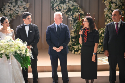 Genç çiftin nikah şahidi Vali Kaya oldu