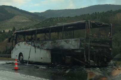 Orhangazi Tüneli girişinde 49 öğrenciyi taşıyan otobüs küle döndü