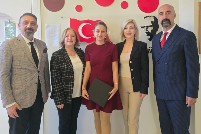 Uzmanlar Koleji’nden Öğretmenler Günü’ne özel görkemli kutlama