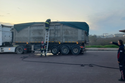 Otoyol Altınova mevkiinde TIR dorsesinde yangın çıktı