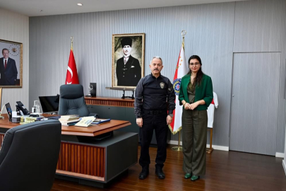 Sanatçı Sevgi Atamış’tan Yalova Emniyet Müdürlüğü’ne ziyaret