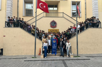 TED’li öğrenciler Kabataş Erkek Lisesi’ni gezdi