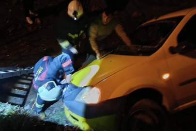 Yalova’da araç dereye uçtu!