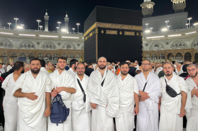 Mehdi Sungur Yurdu öğrencilerine Umre ödülü