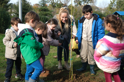 Çiftlikköy’de minik eller fidanları yeşertiyor