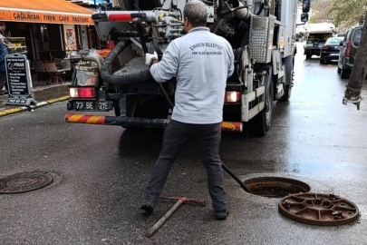 Çınarcık Belediyesi’nden kış mesaisi: Ekipler sağanak yağışlara karşı teyakkuzda