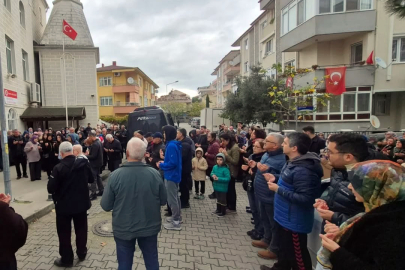 Umreciler dualarla kutsal topraklara gitti