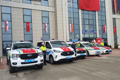 Yalova polis ve jandarmasına tahsis edilen 45 araç törenle teslim edildi