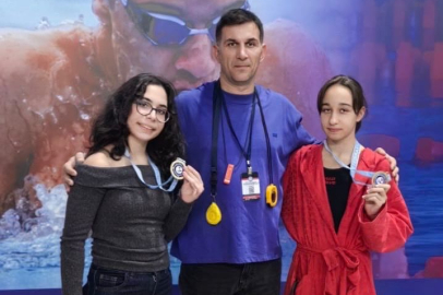 Yalovalı yüzücüler başarılarına yenisini ekledi