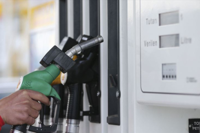 Benzine büyük indirim geliyor: Yarın 2 liranın üzerinde düşüş bekleniyor