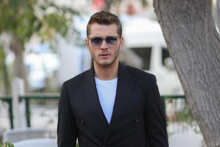 Burak Tozkoparan (Ali)