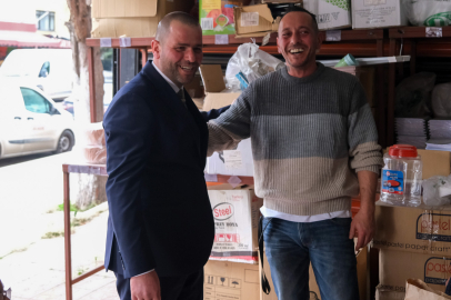 İlhan Elmalık Yolu esnafıyla buluştu