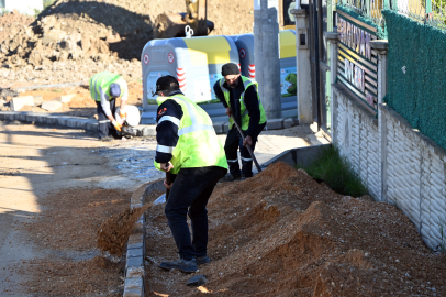 Mustafakemalpaşa Mahallesi’nde asfalt ve tretuvar çalışmaları sürüyor