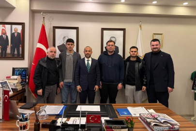 Yalova Üniversitesi Öğrencilerinden AK Parti İl Başkanlığı’na ziyaret