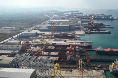 Tersanede işçinin kafasına metal levha düştü! Ağır yaralandı