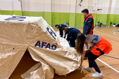 9. ve 10. sınıf öğrencilerine çadır kurma eğitimi verildi