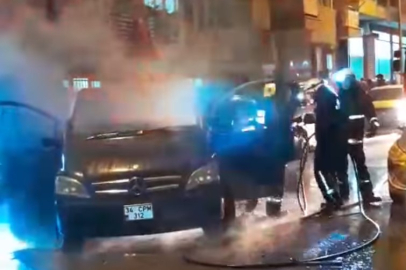 Yalova’da alevlere teslim olan minibüs küle döndü!