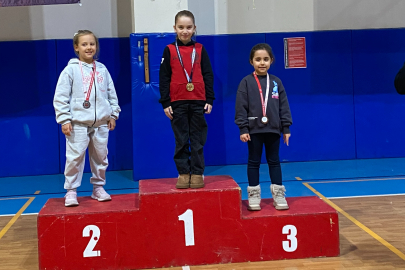 Umay Deniz Tangürek İstanbul’dan namağlup şampiyon olarak döndü