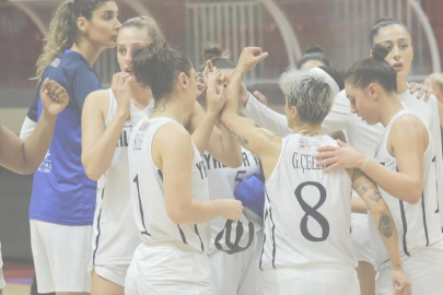 Yalova VIP Son çeyrekte yıkıldı: 76-75