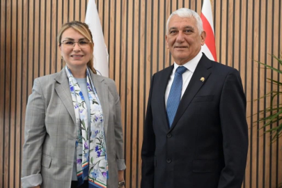 Yasemin Başkan Güzelyurt Belediye Binası açılışına katıldı