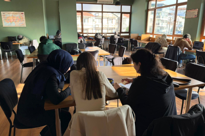 Yalova Belediyesi Kent Kütüphanesi gençlerin yeni buluşma noktası