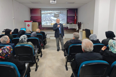 5 farklı turla Umre’ye gidecek 62 umreciye seminer verildi