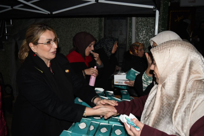 Başkan Fazlaca, kandil simidi dağıttı