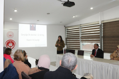 Koruyucu ailelere ergenlik dönemi eğitimi