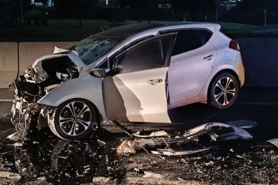 Yalova’da otomobil ile minibüs çarpıştı! 4 yaralı