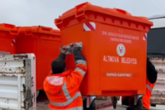 Altınova’da çöp konteynerleri yenilendi