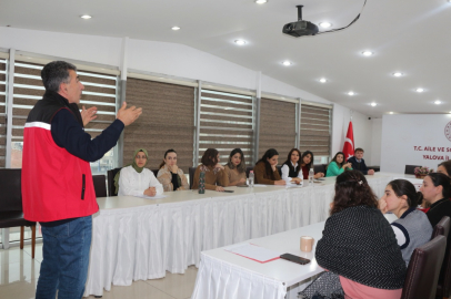 Yalova’da Sosyal Hizmet personeline kooperatifçilik eğitimi