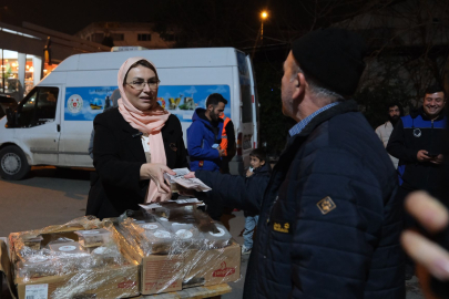 Altınova’da Miraç Kandili’nde camilerde helva dağıtıldı