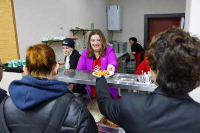 Yemekler Başkan Vekilinden