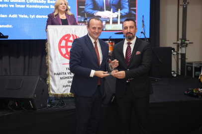 Başkan Yele’ye meslekte 25. yıl onuru