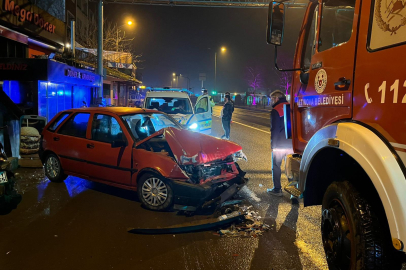 Altınova’da otomobil duvara çarptı! 1 yaralı