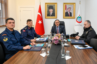 Yalova Valisi Ahmet Hamdi Usta video konferans toplantısına katıldı