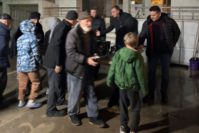 Taşköprü’de kandil simidi dağıtıldı