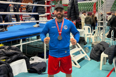 Yalova Üniversitesi’nden boksta Türkiye ikinciliği